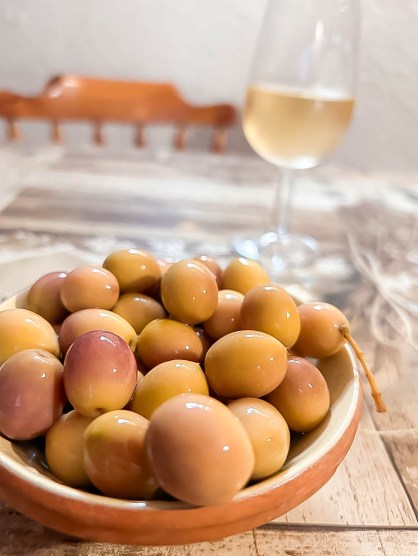 panzale, aperitivo, olives